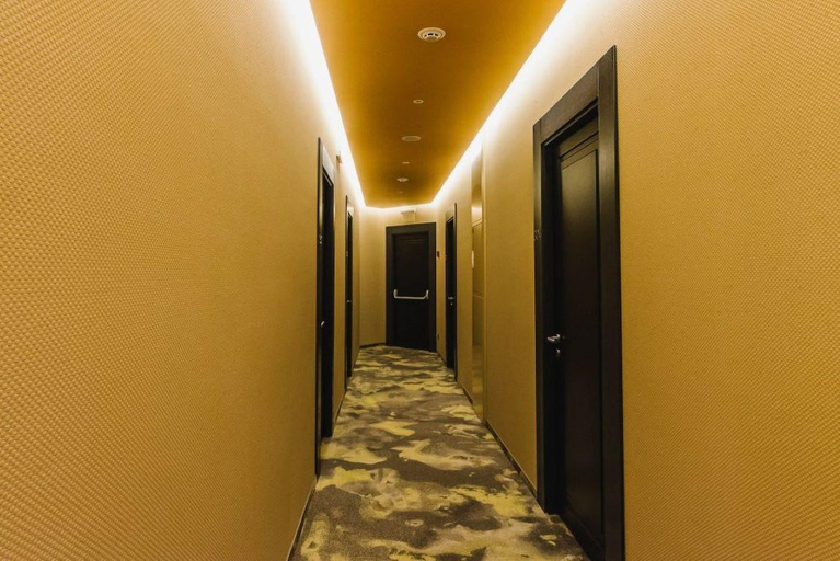 Others 5, Noble Hotel, Luts'ka