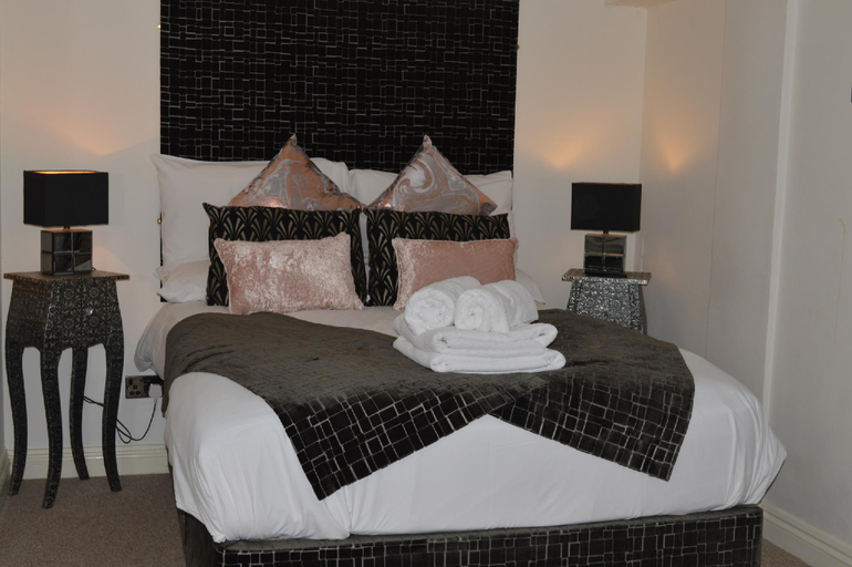 Bedroom 2, Benson House, Wiltshire