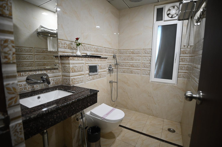 Bathroom 3, Celectial Casa, Lucknow
