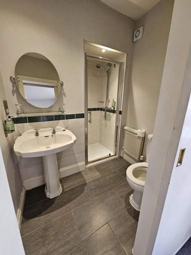 Bathroom 3, Cockhaven Arms, Devon