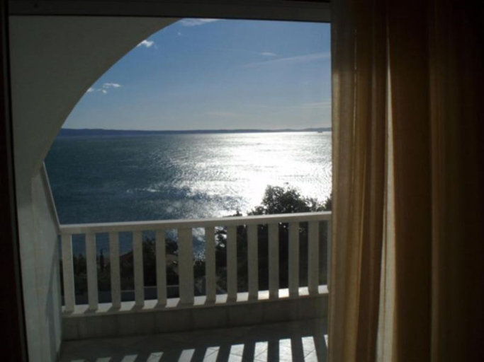 Others 4, STIPE APARTHOTEL, Podstrana