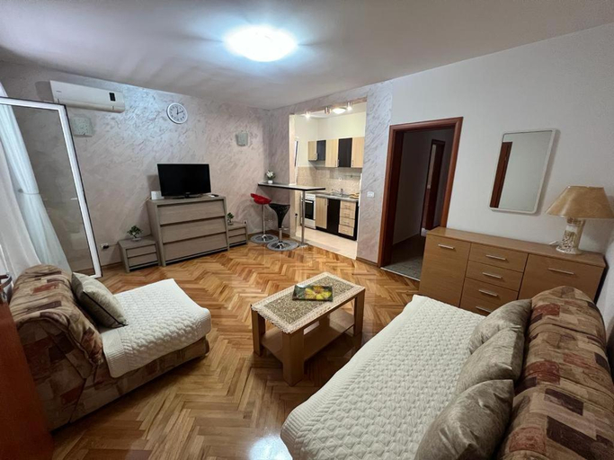 Bedroom 2, City love Apartments Budva - Parking