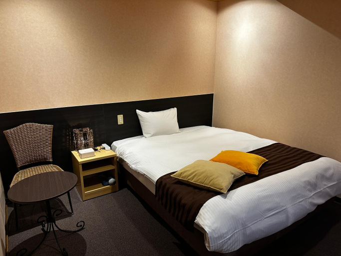 Bedroom 2, Hirosaki Touei Hotel, Hirosaki