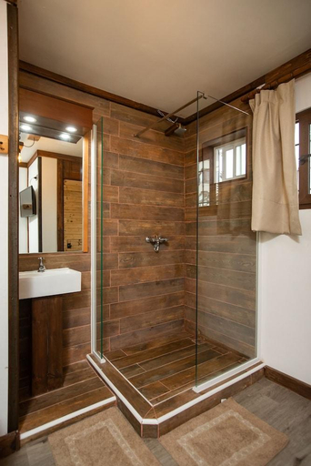 Bathroom 5, Casa Vigas, Ex-Rustika Hotel, Valparaíso