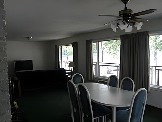 Others 5, Shoreline Resort Condominiums, Okanagan-Similkameen