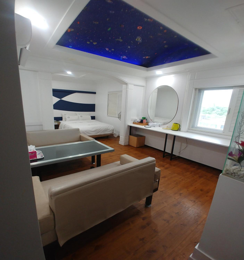 Bedroom 3, Yeoju Hightel, Yeoju
