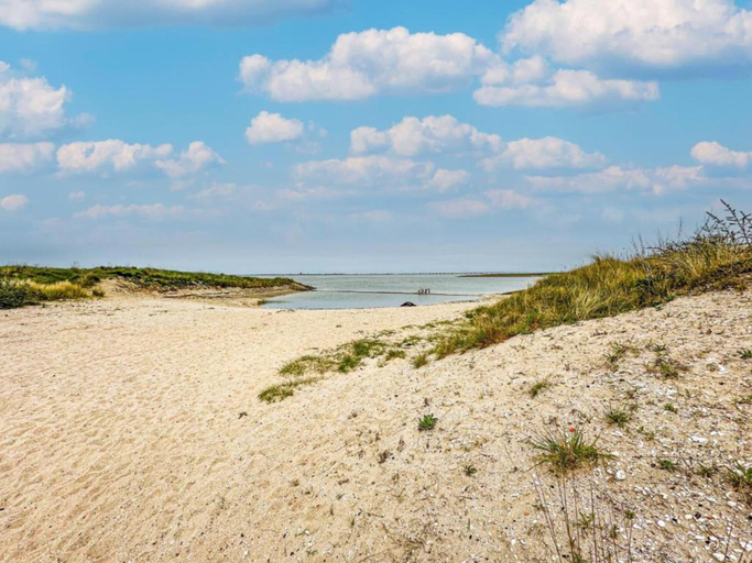 Others 4, Villa in Zeeland with Jacuzzi and Sauna, Noord-Beveland