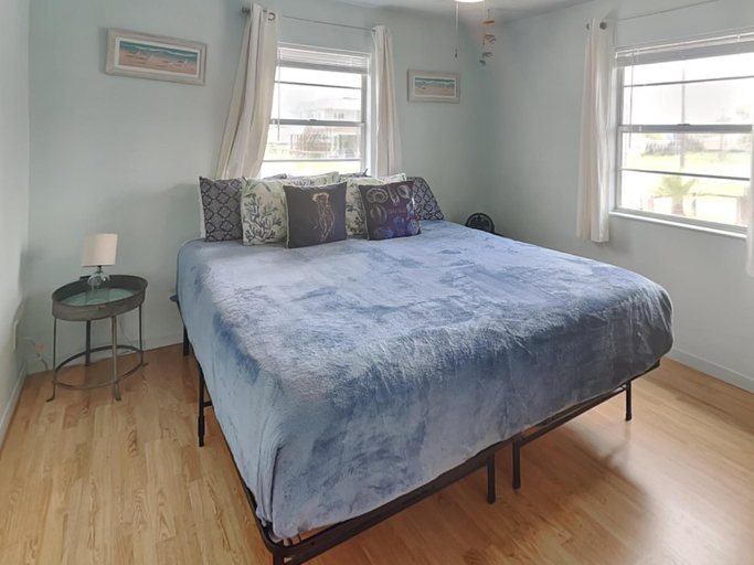 Bedroom 2, Pirates Treasure, Aransas
