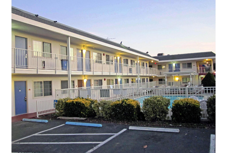 Exterior view, Motel 6 Napa, CA, Napa