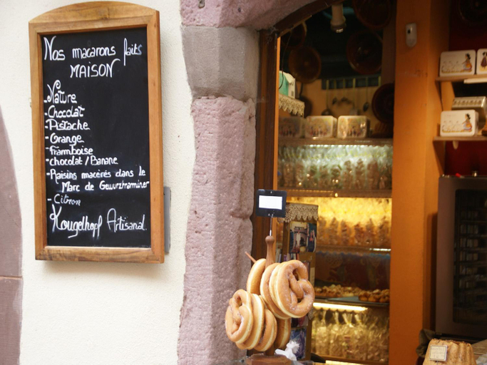 Food & Drinks 4, An apartment in a 17th century wine grower s house, Haut-Rhin