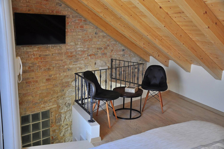 Others 2, Room with the city and sea view, Split