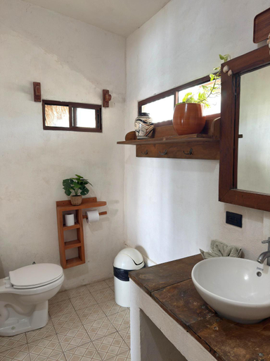 Bathroom 3, Monkey House Hostel, Tola