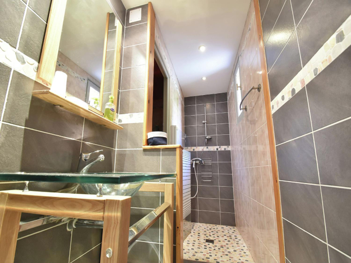 Bathroom 4, Holiday Home in Felines-Minervois with Pool, Hérault