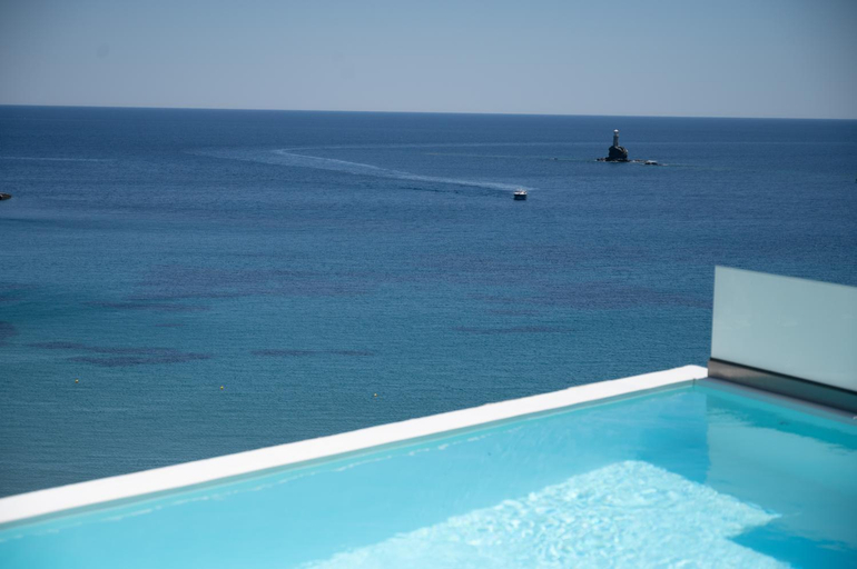 Sport & Beauty 2, Golden Vista, Beachfront Suites by Explore Andros, South Aegean