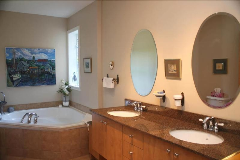 Bathroom 5, Complexe Le 60, Les Pays-d'en-Haut