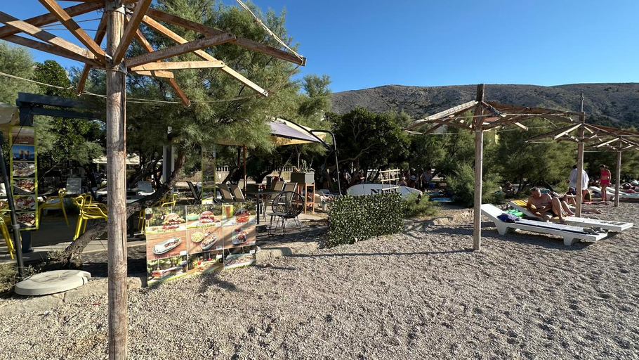 Others 4, Willa Casa Blanca, Pag