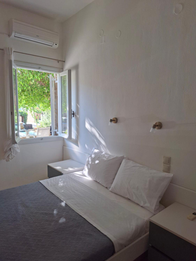 Bedroom 2, Villa Sylvia 1, Faistos