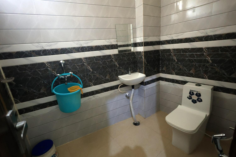 Bathroom 3, Shri Girraj Residency, Mathura