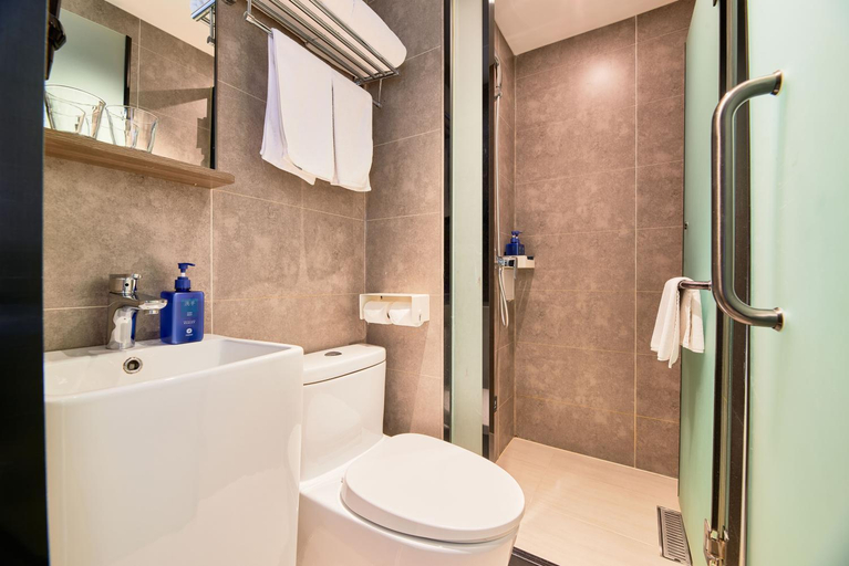 Bathroom 4, Hanting Hotel (Beijing Wangfujing Union Hospital), Beijing