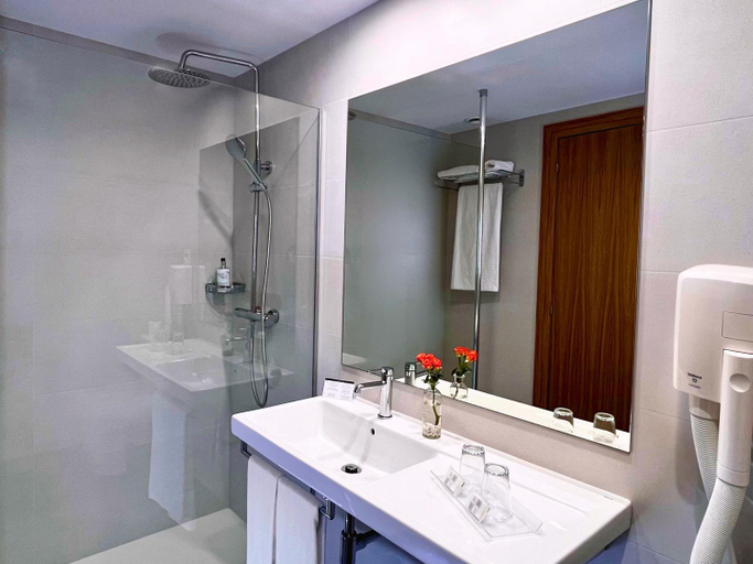 Bathroom 5, Ciutat de Granollers, Barcelona