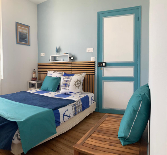 Bedroom 2, Les chambres du Phare - 3 chambres, Charente-Maritime