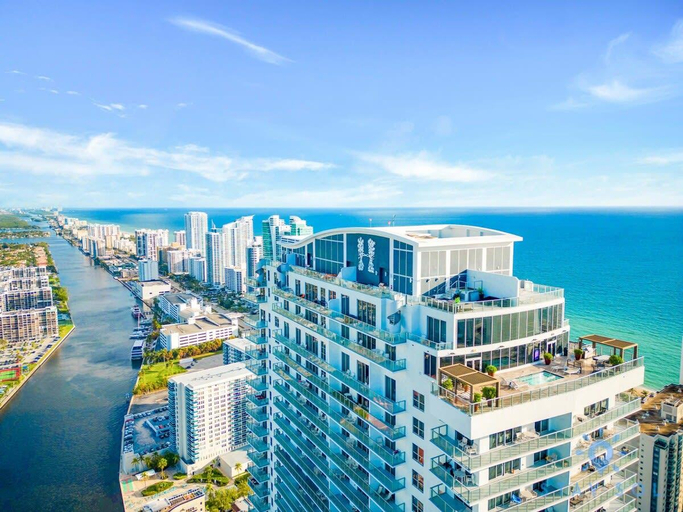 Exterior & Views 1, Oceanfront Balcony: Endless Views+ Amazing Pools, Broward