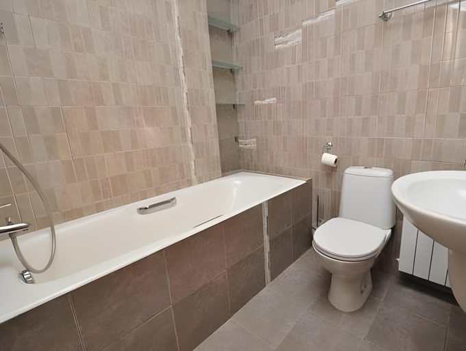Bathroom 4, Apartments in City Center Area, Holosiïvs'kyi