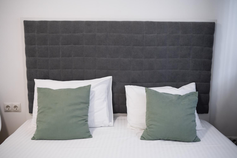 Bedroom 2, Апартаменти MYFREEDOM поблизу метро Вокзальна, Solomians'kyi