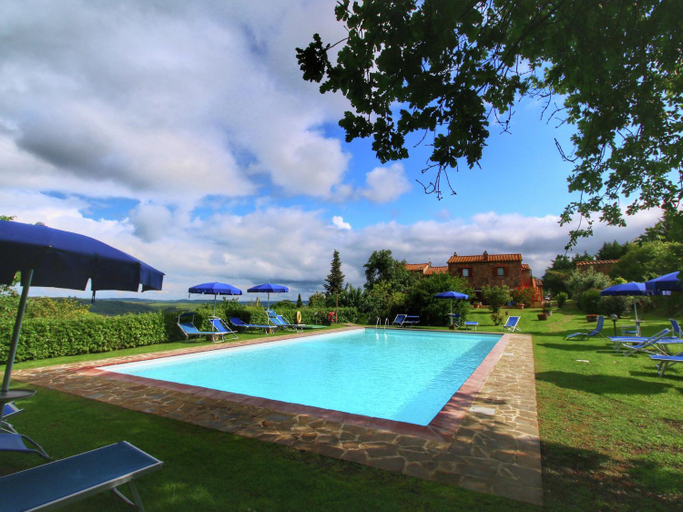 Sport & Beauty 2, Farmhouse with pool, views, Siena
