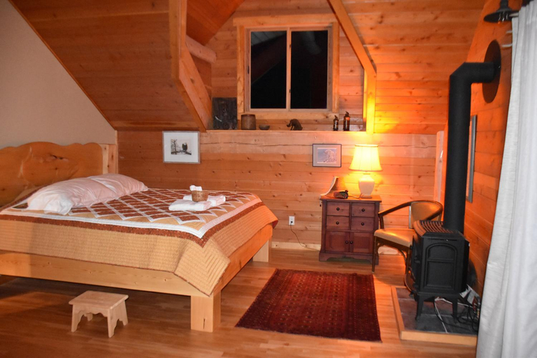 Bedroom 2, Seven Sisters Mountains House, Kitimat-Stikine