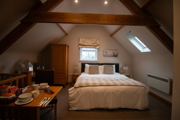 Bedroom 2, The Dovecote Inn, Nottinghamshire