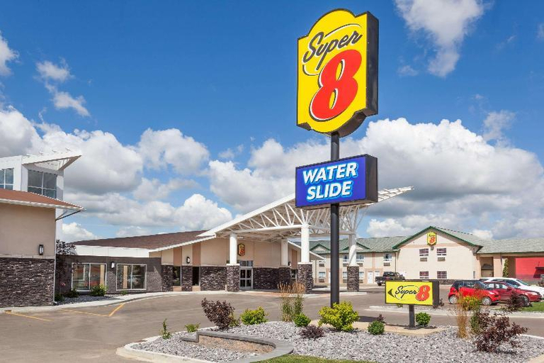 Others 4, Super 8 by Wyndham Wetaskiwin, Division No. 11