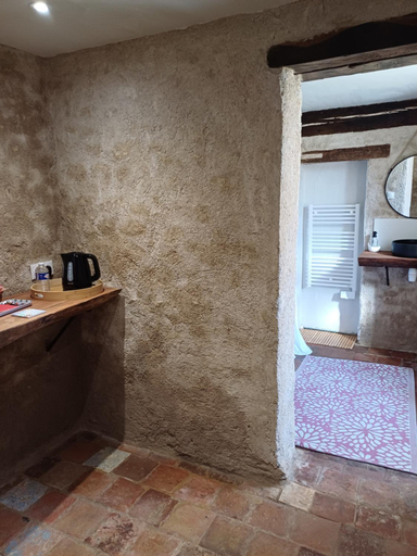 Others 3, Chambre entree independante dans tour du 15eme siecle, Indre