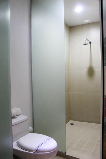 Bathroom 4, El Hotel Business Class, Zamora