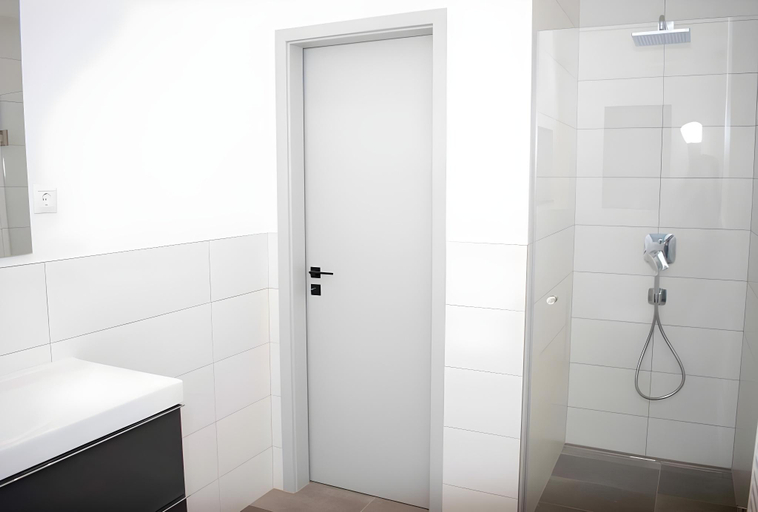 Bathroom 4, Luxury Cozy 2 BDR Downtown Apt.5, Budapesti
