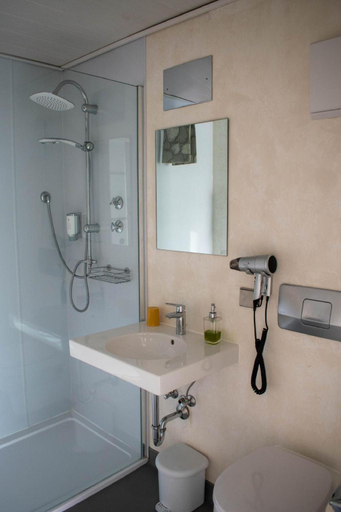 Bathroom 5, Hotel Garni Illertal, Neu-Ulm