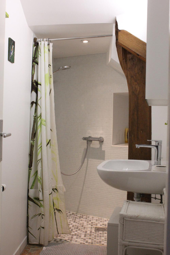 Bathroom 2, Maison de Noble Nicolas, Yonne