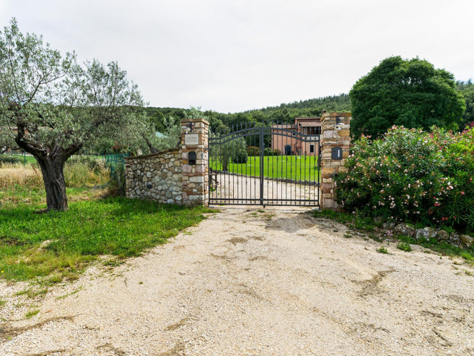 Public Area, Elegant Apartment Only 1 Hour From Rome, Terni
