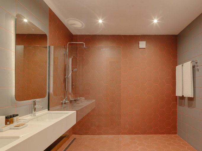 Bathroom 5, Lopota Lake Resort & Spa, Telavi
