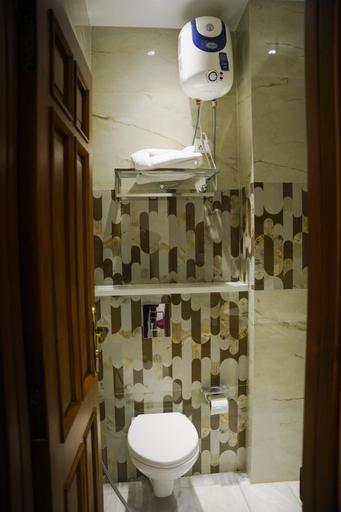 Bathroom 3, Dimora Hotel, Lahore