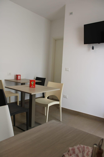 Others 5, B&B Emanuela, Lecce