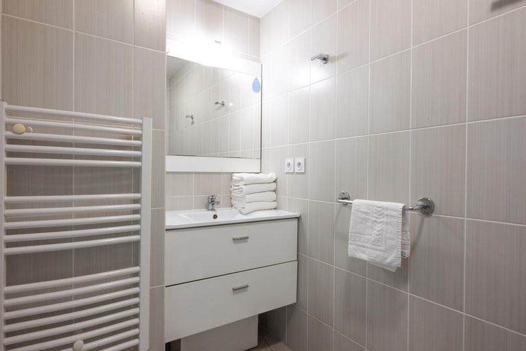 Bathroom, Residence Prestige Odalys De La Plage, Loire-Atlantique