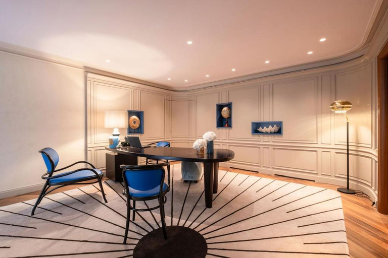 Public Area 2, Hotel de France, Yvelines