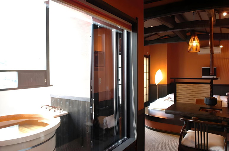 Bathroom 5, Shin Kaikatei Izumi Hot Spring Ryokan, Izu
