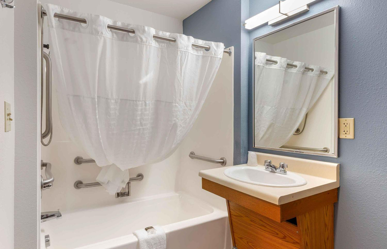 Bathroom 3, Extended Stay America Select Suites - Fayetteville, Cumberland