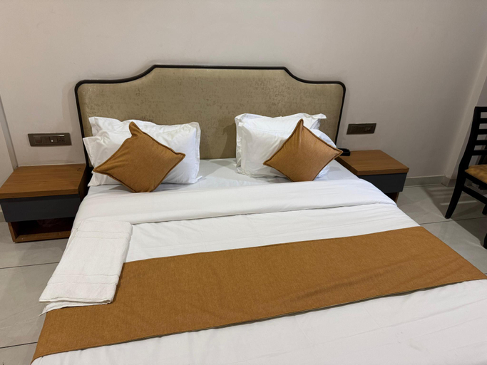 Bedroom, TGR Hotel, Kachchh