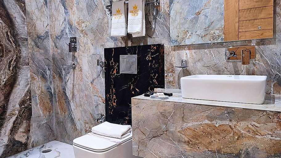 Bathroom 4, Hotel MGR, Moradabad
