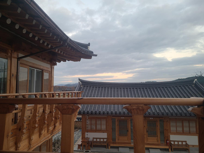 Exterior & Views 1, Hanok Stay Mokhyang, Gyeongju