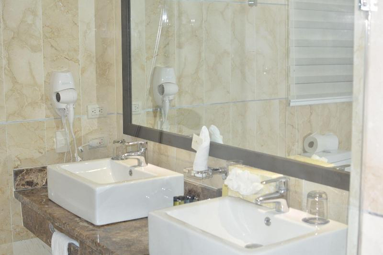Bathroom 4, Lifestyle Royal Suites, San Felipe de Puerto Plata