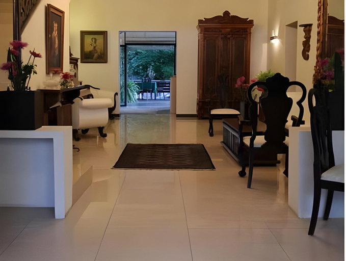 Others 2, Casa Madonna, Guadalajara
